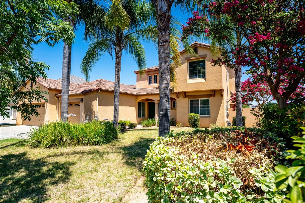 8185 Lakeshore Dr, Chowchilla, CA 93610