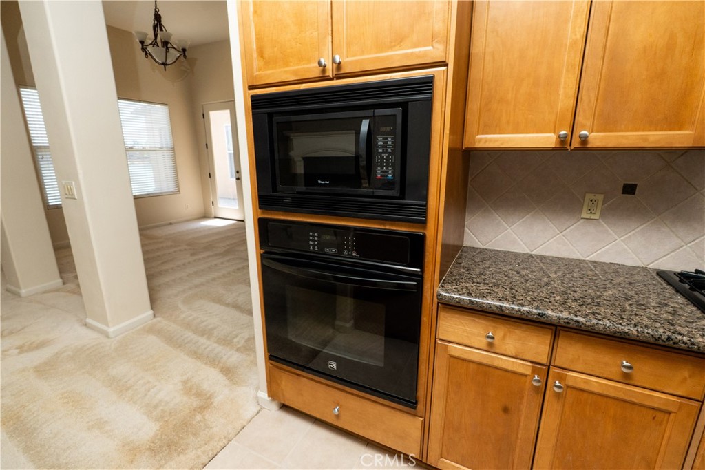 8185 Lakeshore Dr, Chowchilla, CA 93610