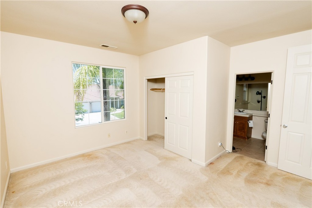 8185 Lakeshore Dr, Chowchilla, CA 93610