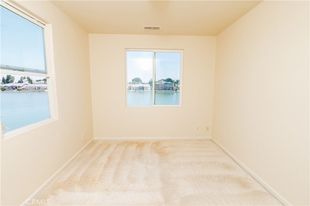 8185 Lakeshore Dr, Chowchilla, CA 93610