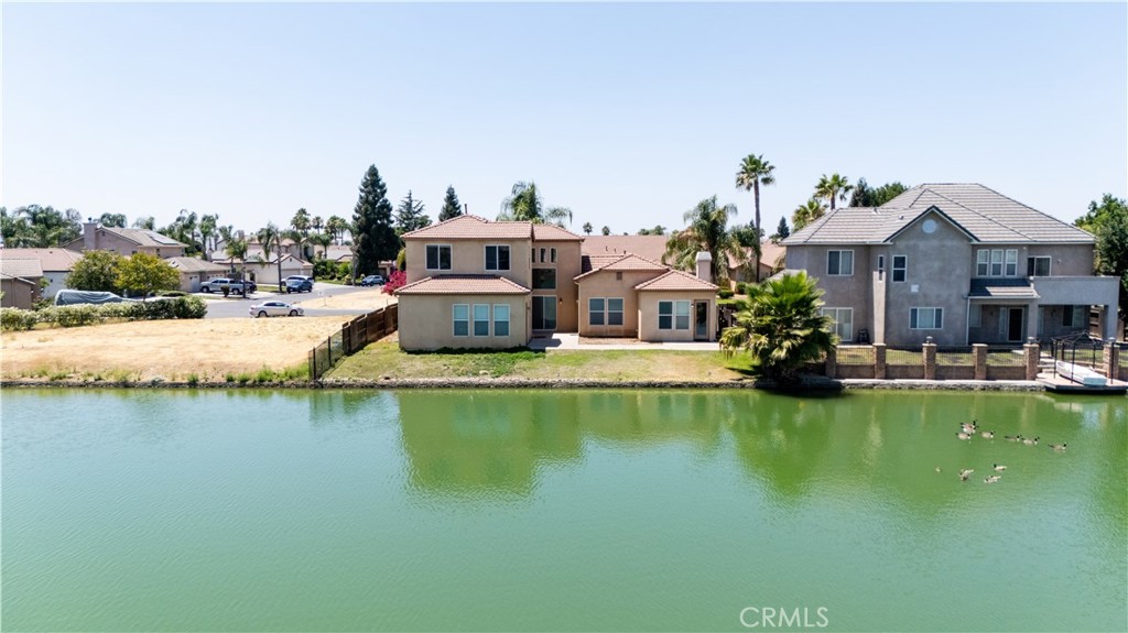 8185 Lakeshore Dr, Chowchilla, CA 93610