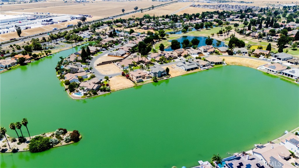 8185 Lakeshore Dr, Chowchilla, CA 93610