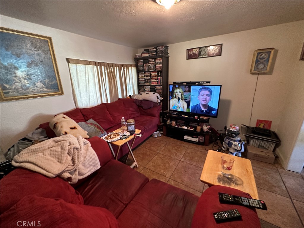 1105 Orange Ave, Chowchilla, CA 93610