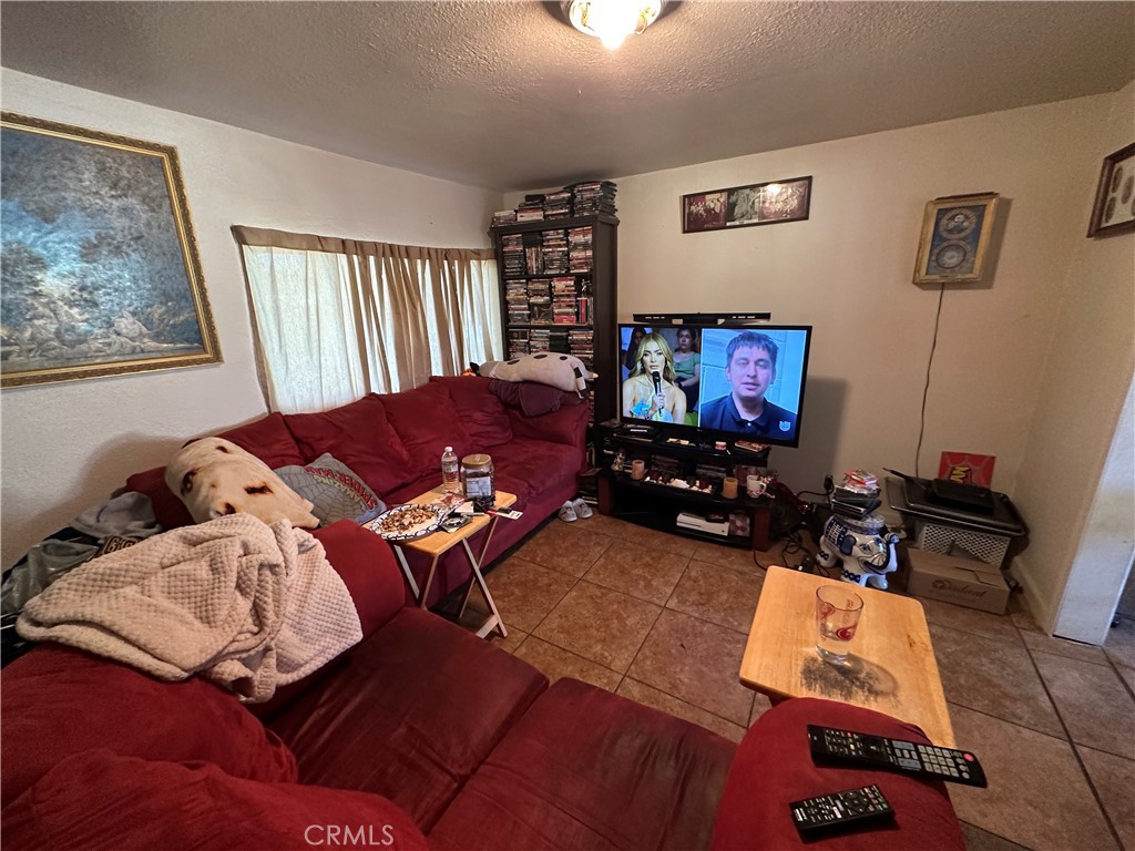 1105 Orange Ave, Chowchilla, CA 93610