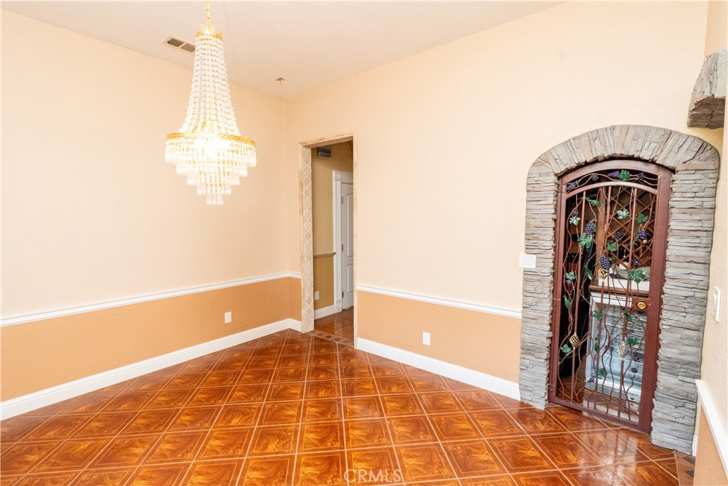 8360 Lakeshore Dr, Chowchilla, CA 93610