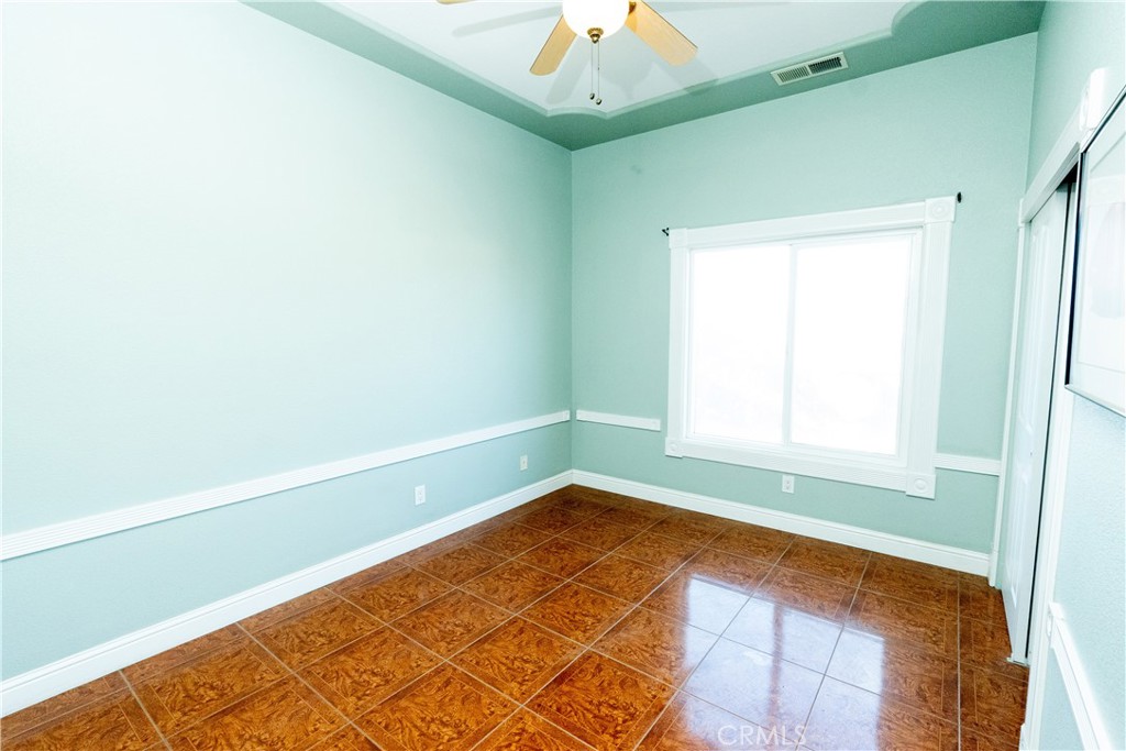 8360 Lakeshore Dr, Chowchilla, CA 93610