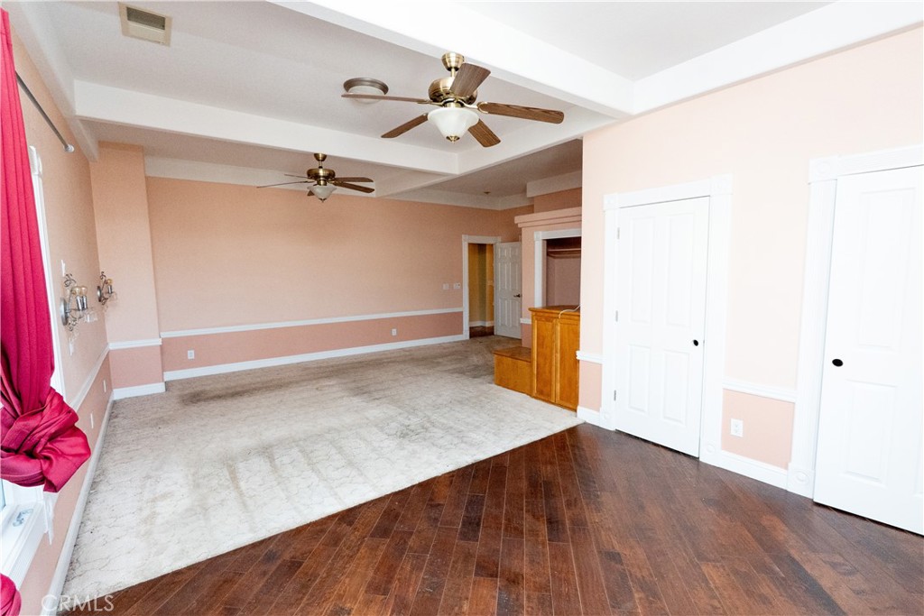 8360 Lakeshore Dr, Chowchilla, CA 93610