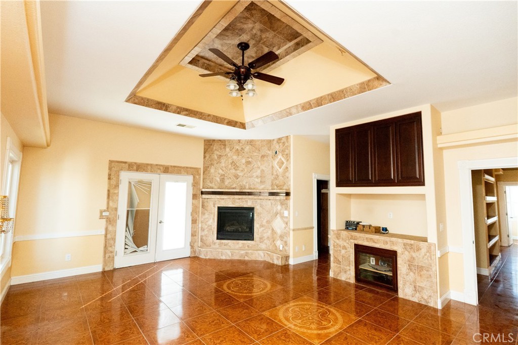 8360 Lakeshore Dr, Chowchilla, CA 93610