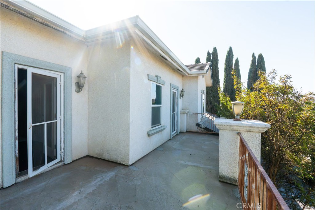 8360 Lakeshore Dr, Chowchilla, CA 93610