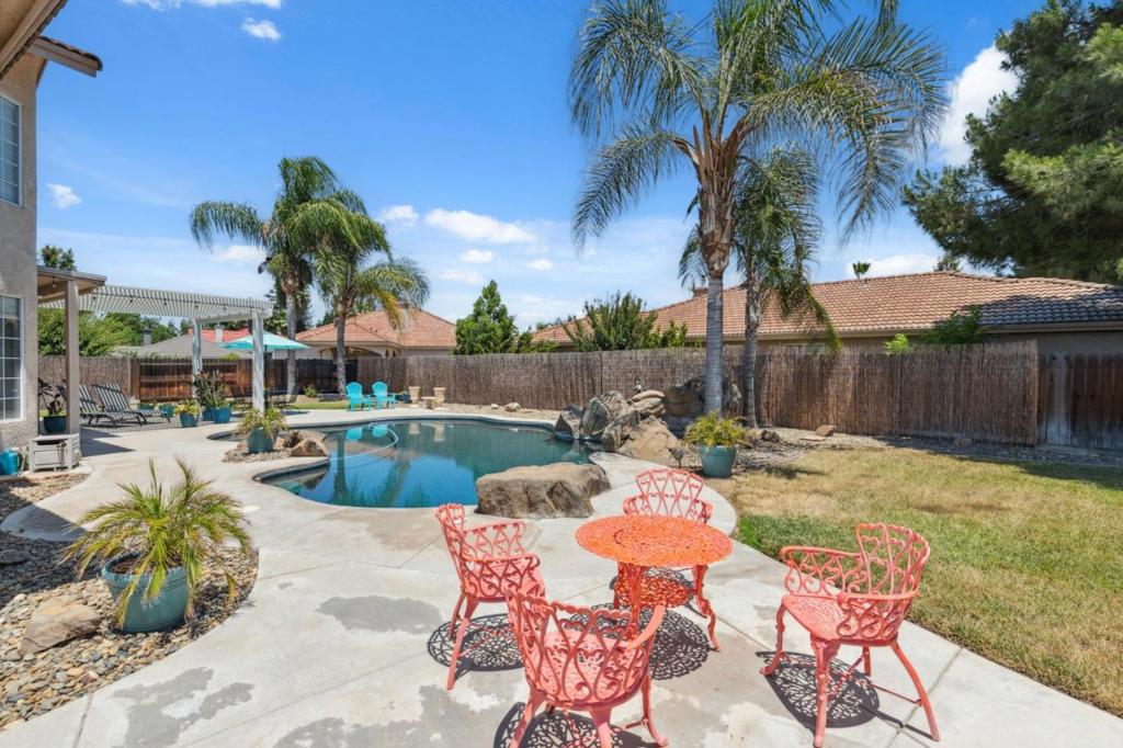 7355 Edgewater St, Chowchilla, CA 93610