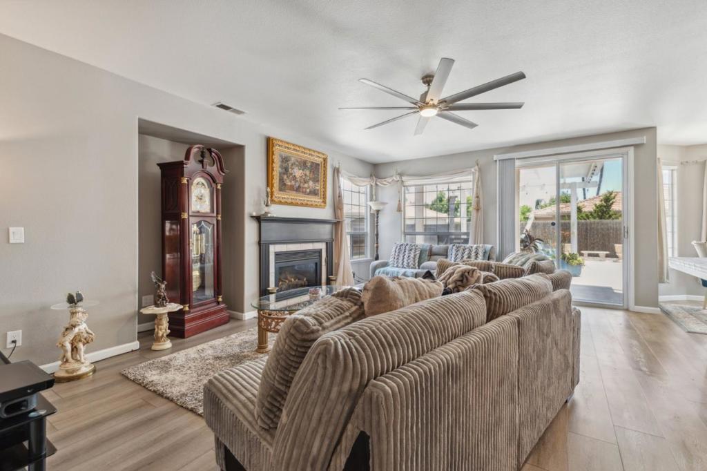 7355 Edgewater St, Chowchilla, CA 93610