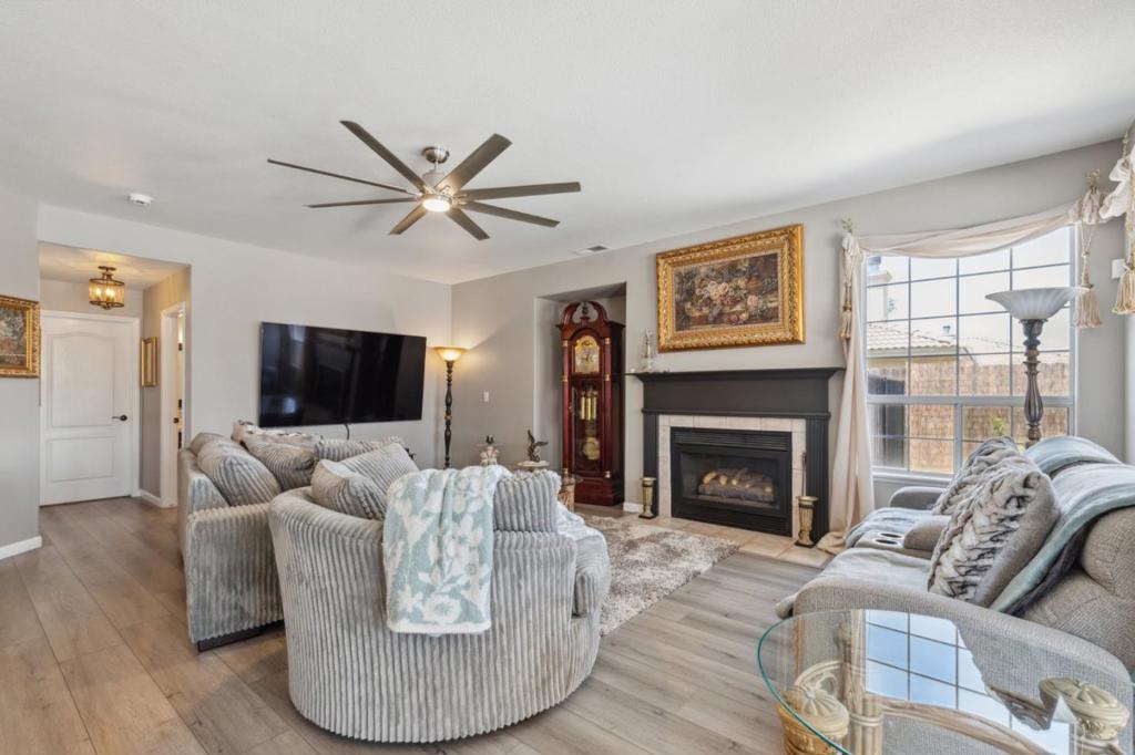 7355 Edgewater St, Chowchilla, CA 93610