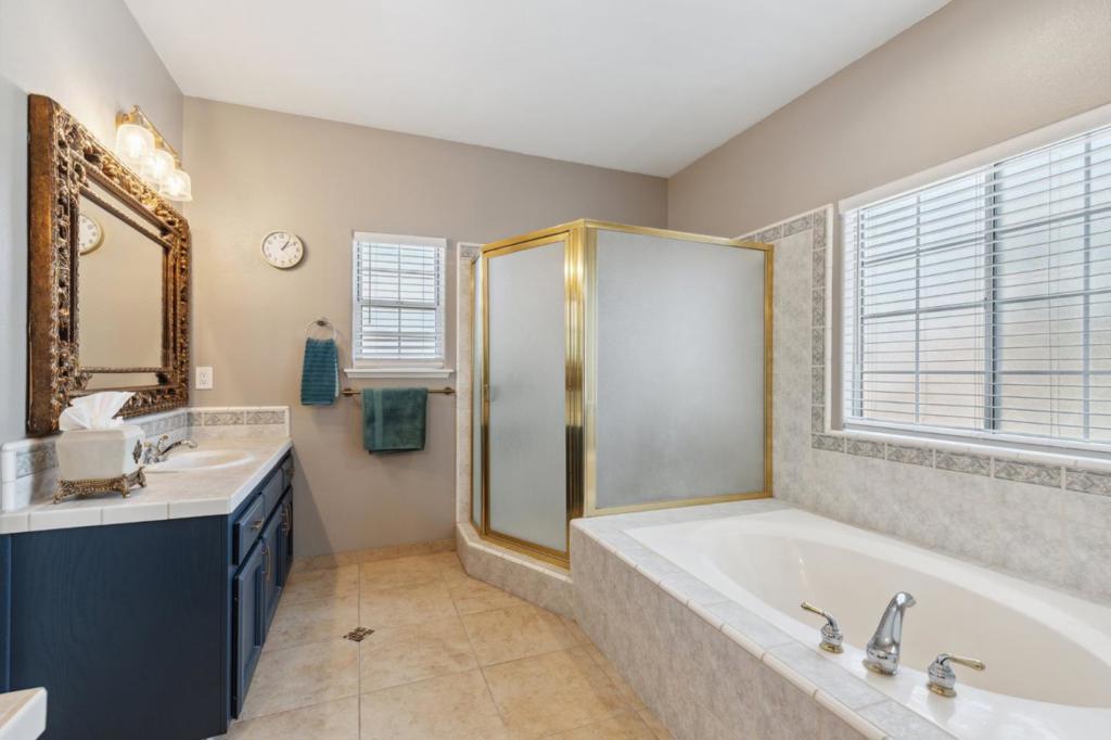 7355 Edgewater St, Chowchilla, CA 93610