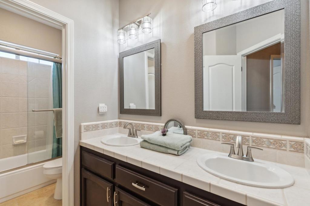 7355 Edgewater St, Chowchilla, CA 93610
