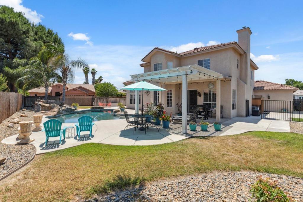 7355 Edgewater St, Chowchilla, CA 93610