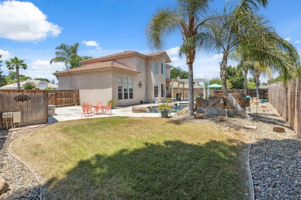 7355 Edgewater St, Chowchilla, CA 93610