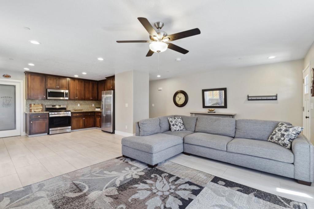 22356 Arnott Dr, Chowchilla, CA 93610