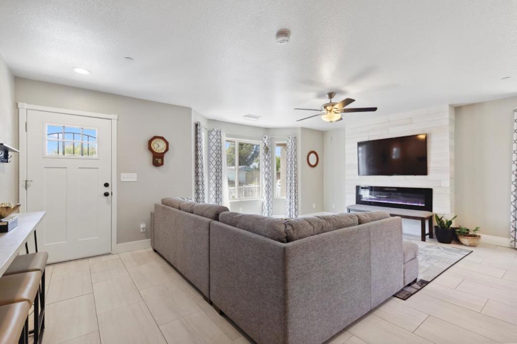 22356 Arnott Dr, Chowchilla, CA 93610