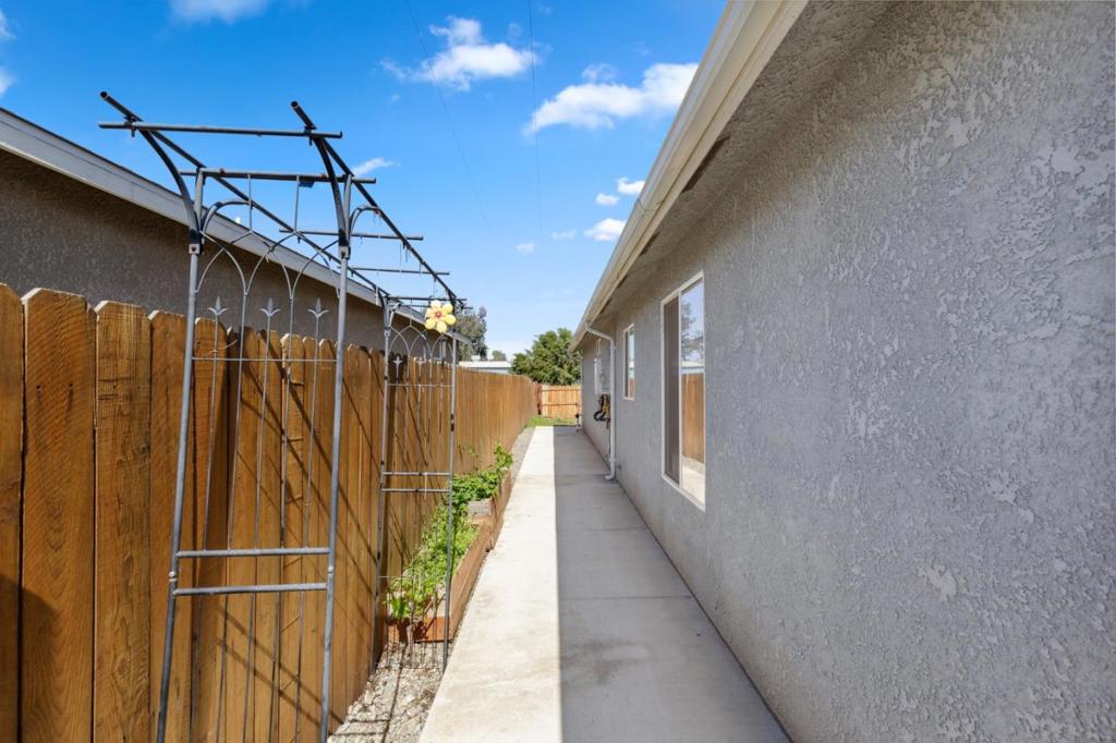 22356 Arnott Dr, Chowchilla, CA 93610