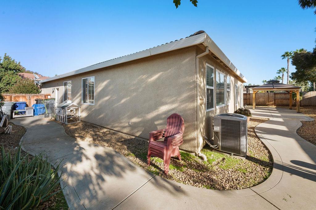 11447 Mirage Dr, Chowchilla, CA 93610
