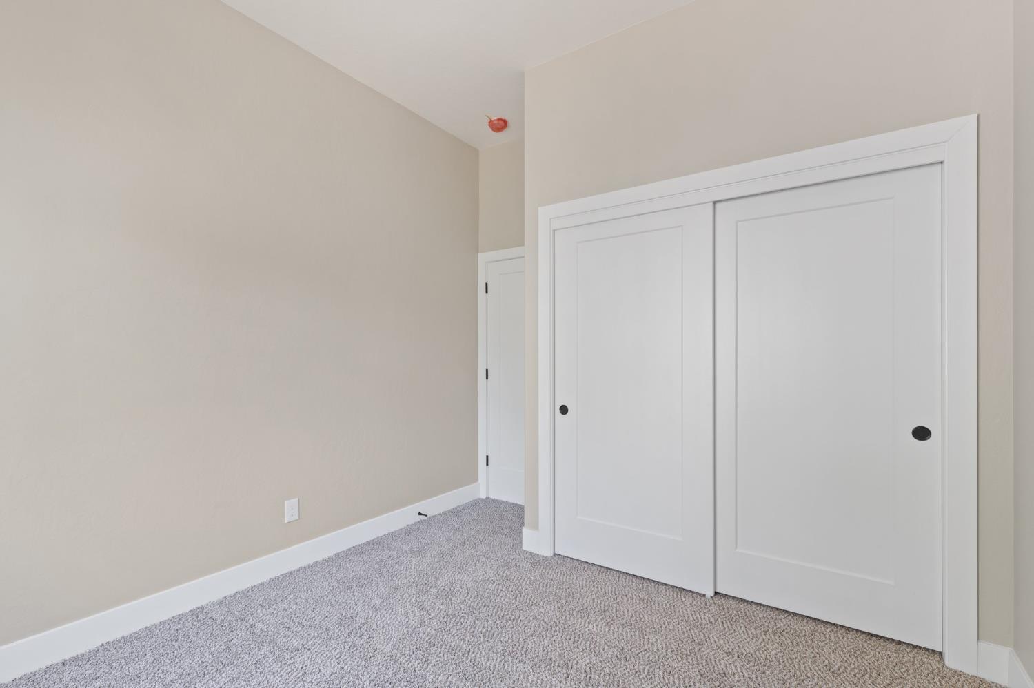 8440 Lake Shore Dr, Chowchilla, CA 93610