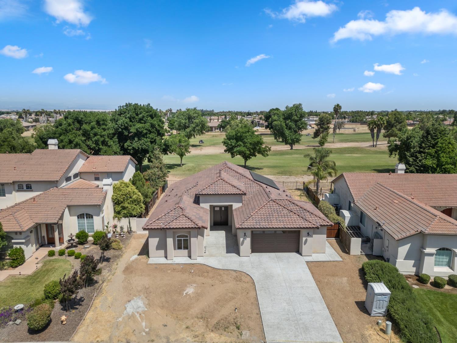 8440 Lake Shore Dr, Chowchilla, CA 93610