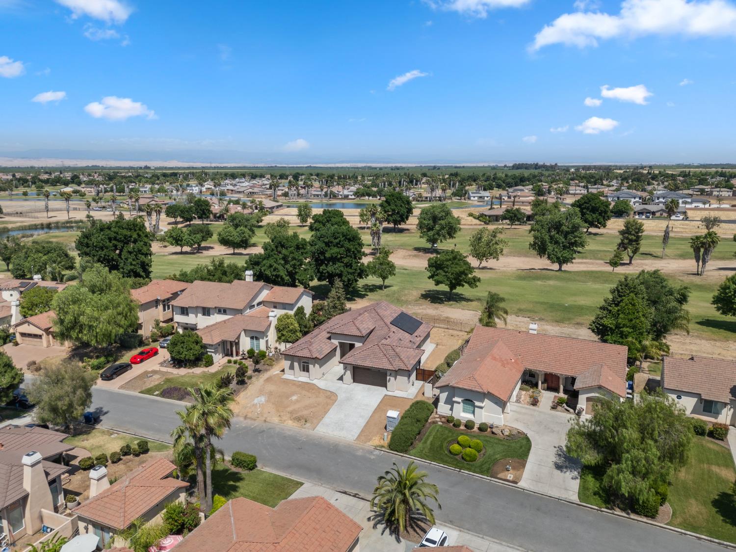 8440 Lake Shore Dr, Chowchilla, CA 93610