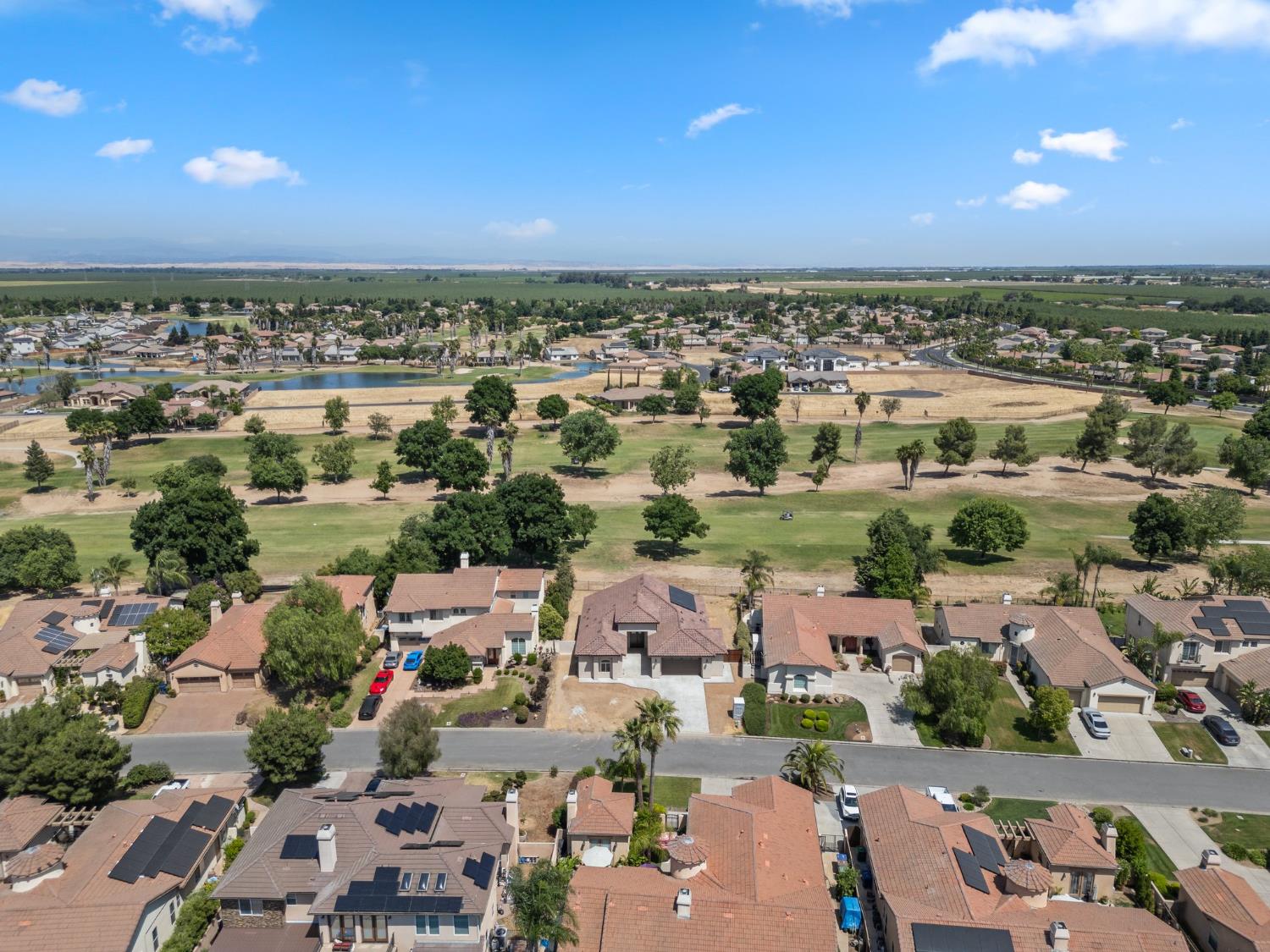 8440 Lake Shore Dr, Chowchilla, CA 93610