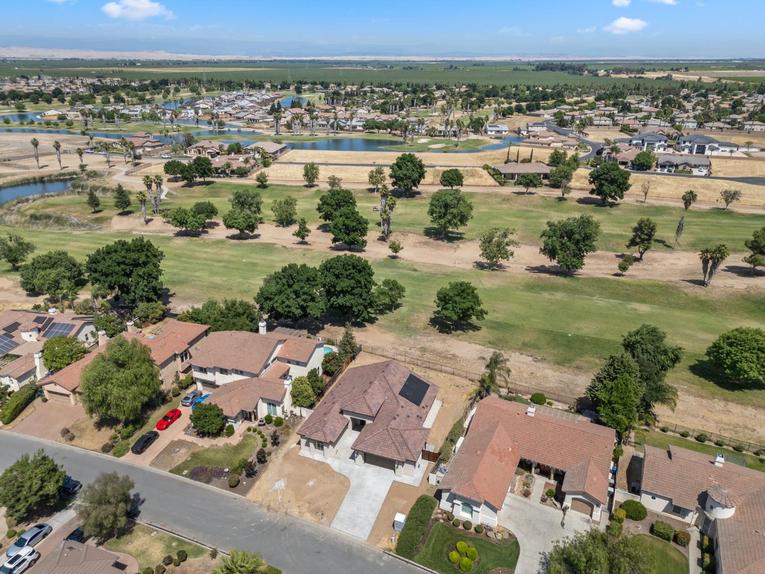 8440 Lake Shore Dr, Chowchilla, CA 93610