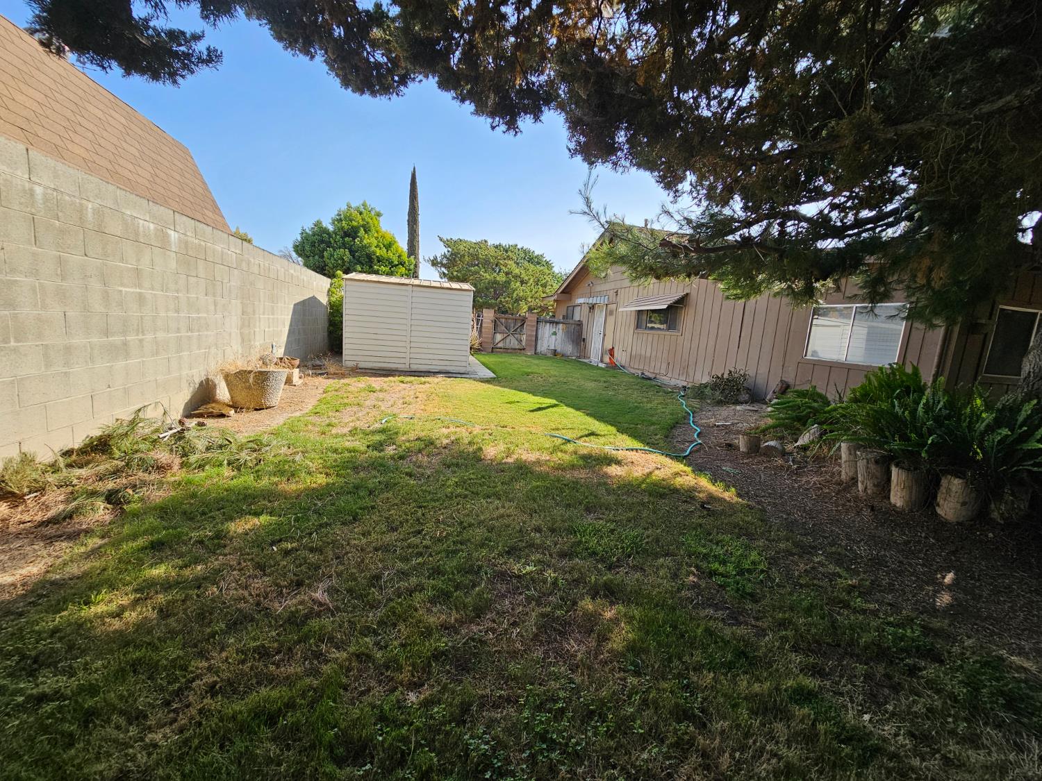 1 Adams Dr, Chowchilla, CA 93610