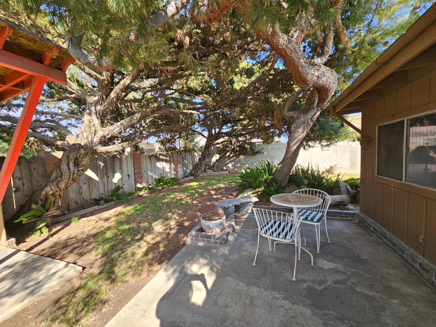 1 Adams Dr, Chowchilla, CA 93610