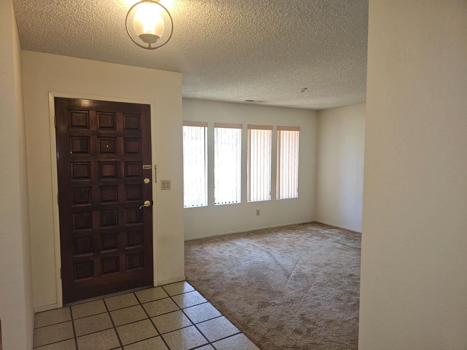 1 Adams Dr, Chowchilla, CA 93610