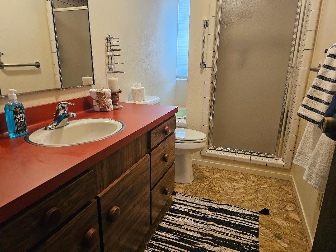1 Adams Dr, Chowchilla, CA 93610