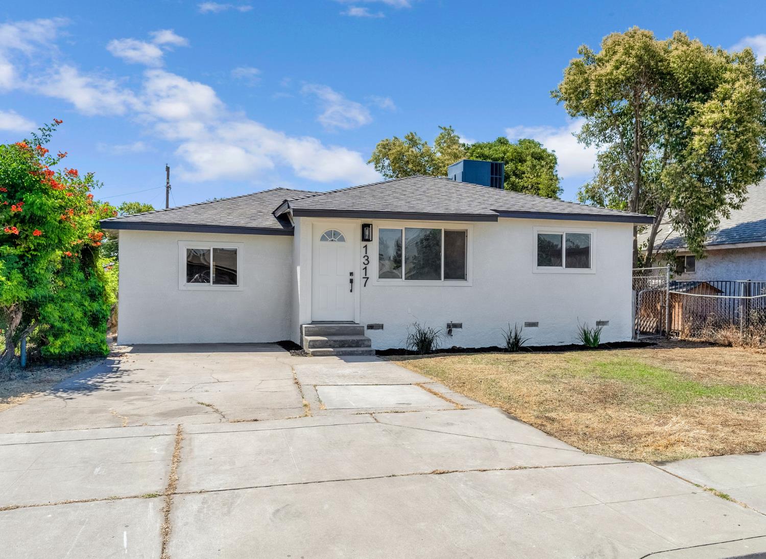 1317 Trinity Ave, Chowchilla, CA 93610