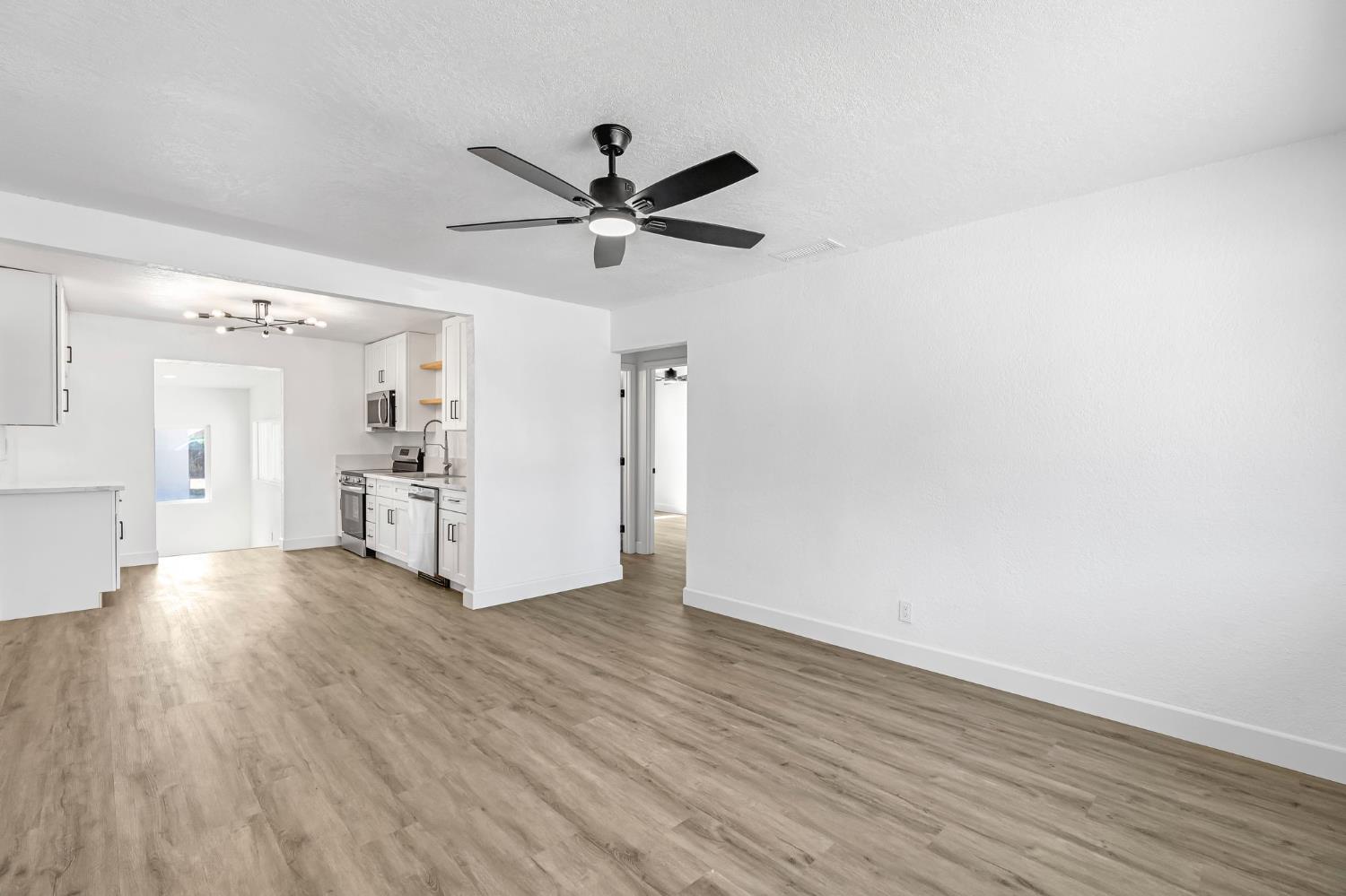 1317 Trinity Ave, Chowchilla, CA 93610