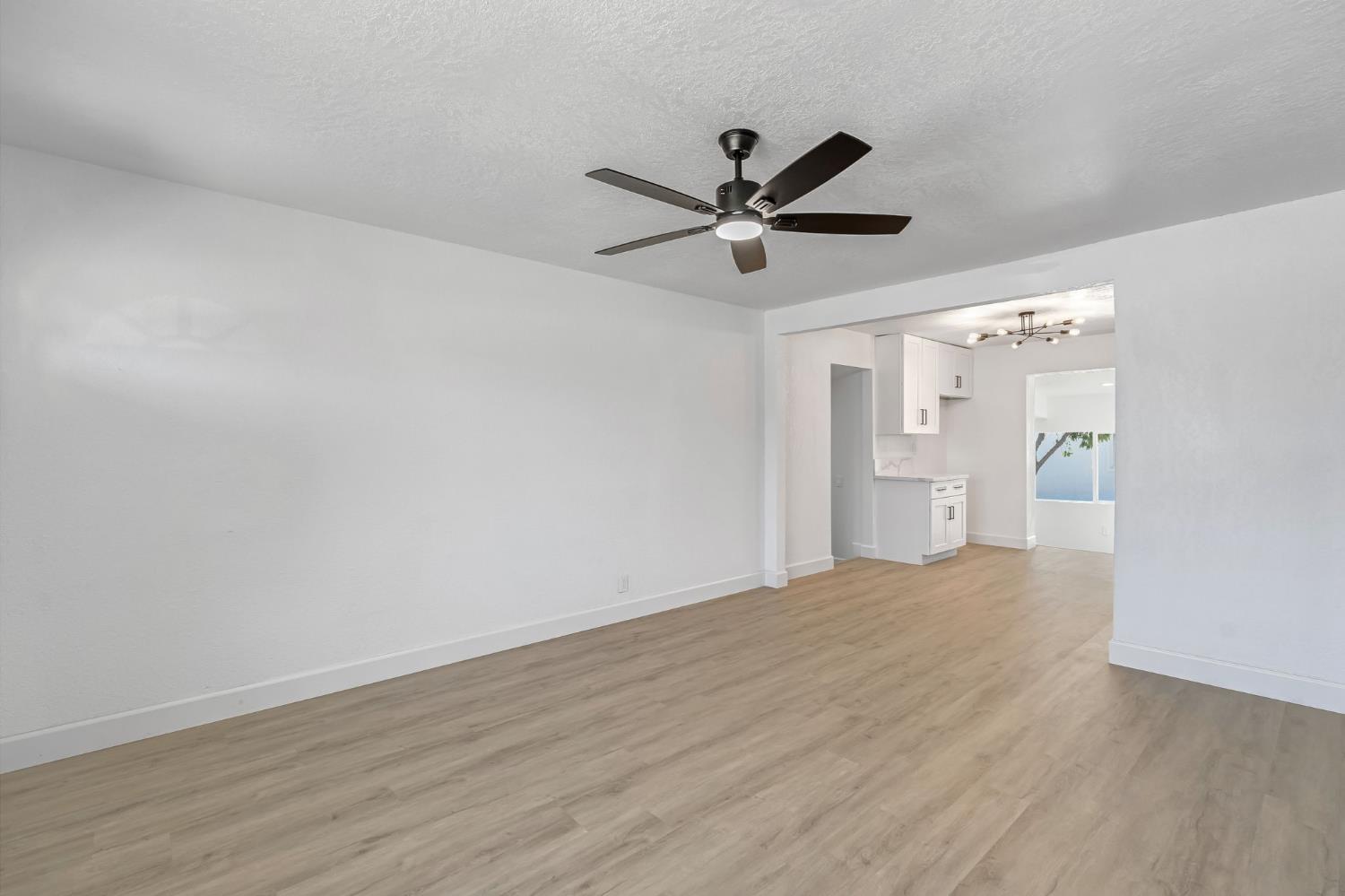 1317 Trinity Ave, Chowchilla, CA 93610