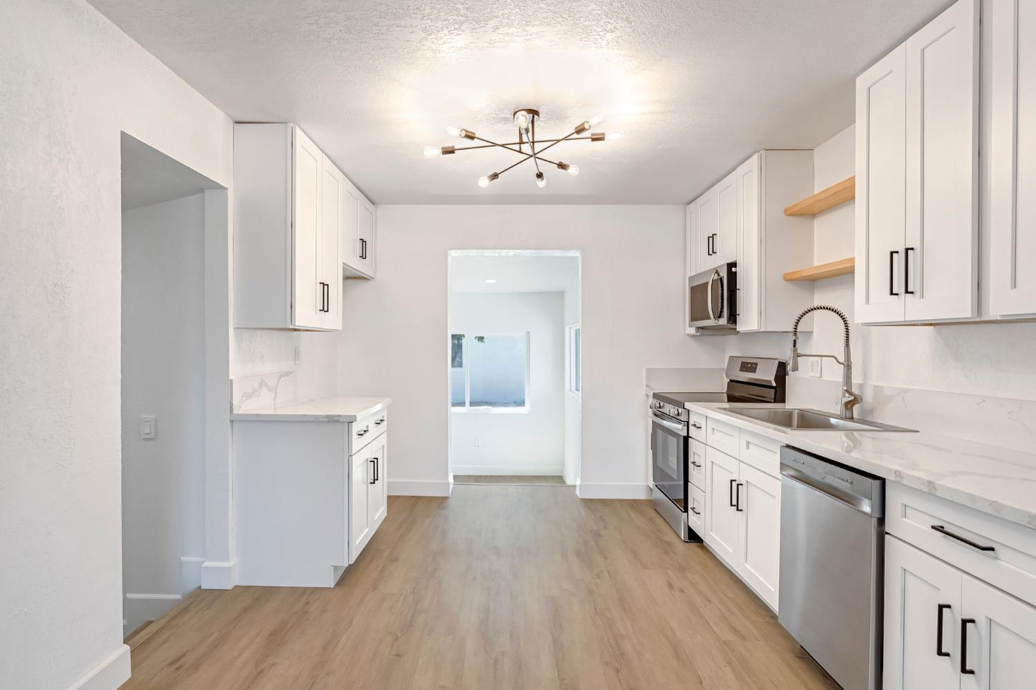 1317 Trinity Ave, Chowchilla, CA 93610