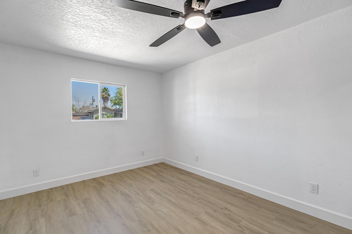 1317 Trinity Ave, Chowchilla, CA 93610