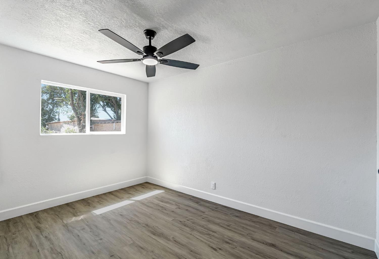 1317 Trinity Ave, Chowchilla, CA 93610