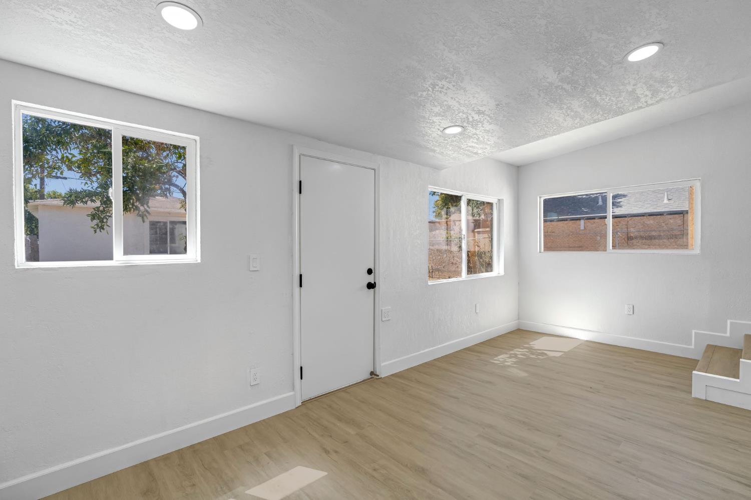 1317 Trinity Ave, Chowchilla, CA 93610