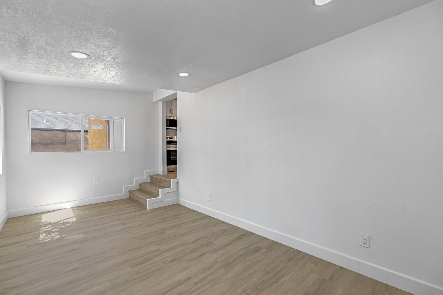 1317 Trinity Ave, Chowchilla, CA 93610