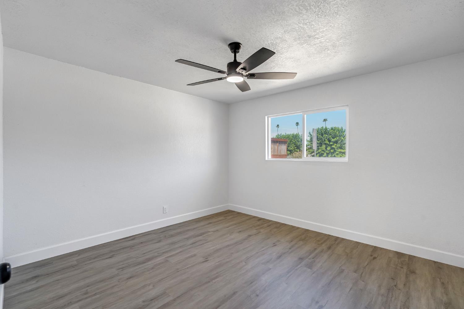 1317 Trinity Ave, Chowchilla, CA 93610