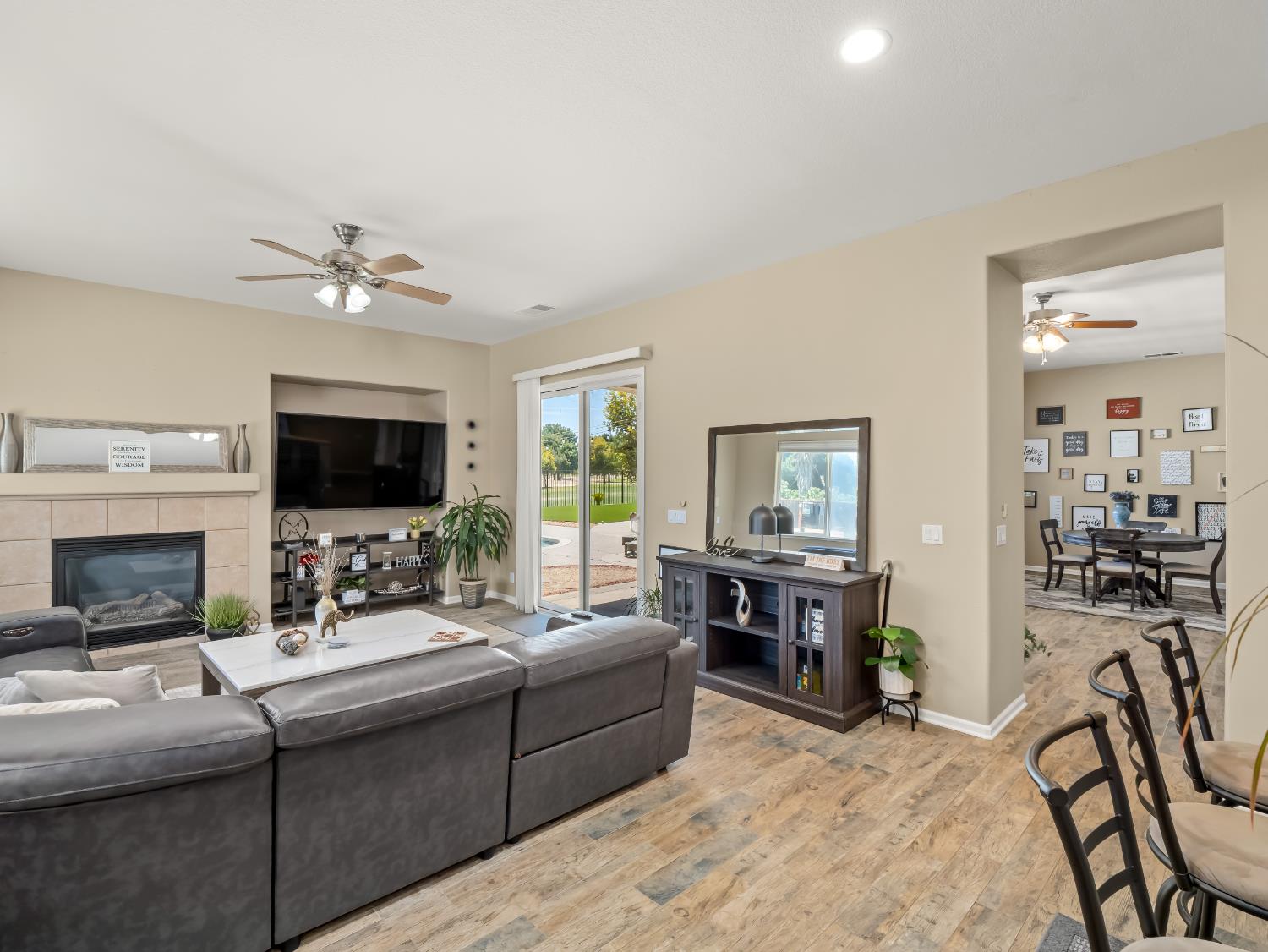 14335 Spyglass Cir, Chowchilla, CA 93610