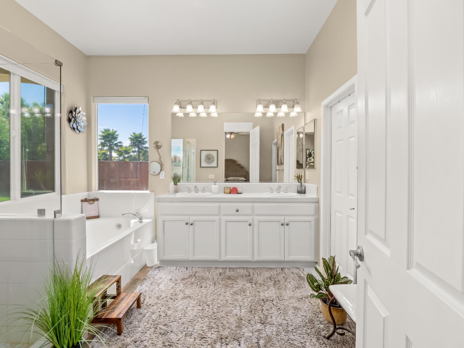 14335 Spyglass Cir, Chowchilla, CA 93610