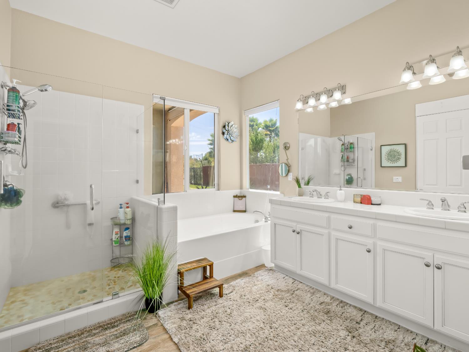 14335 Spyglass Cir, Chowchilla, CA 93610