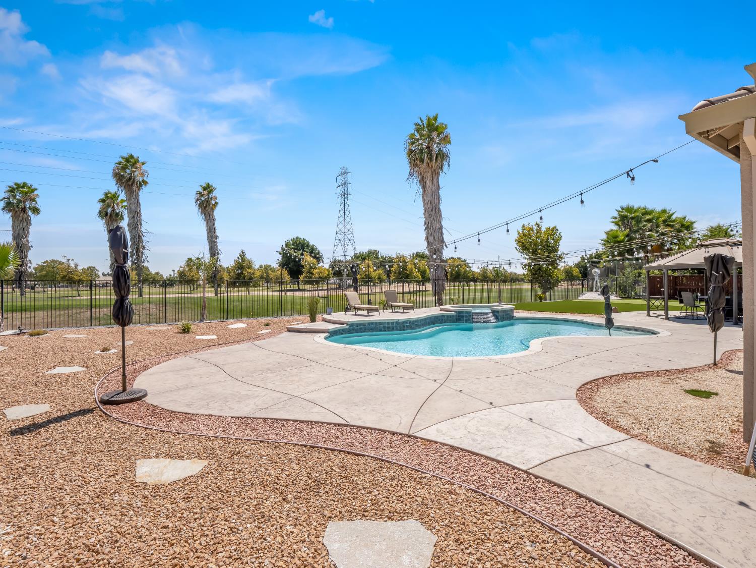 14335 Spyglass Cir, Chowchilla, CA 93610