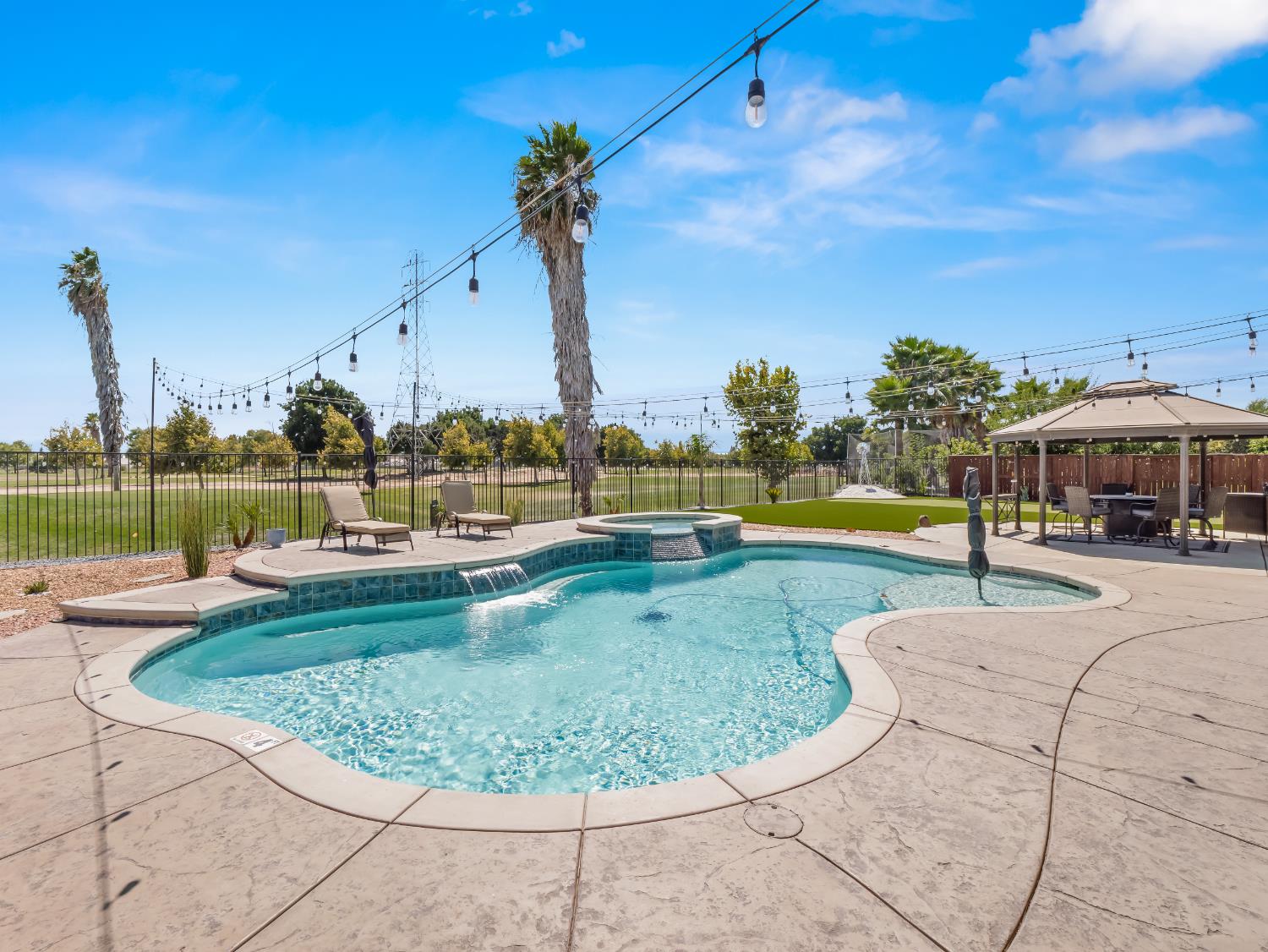 14335 Spyglass Cir, Chowchilla, CA 93610