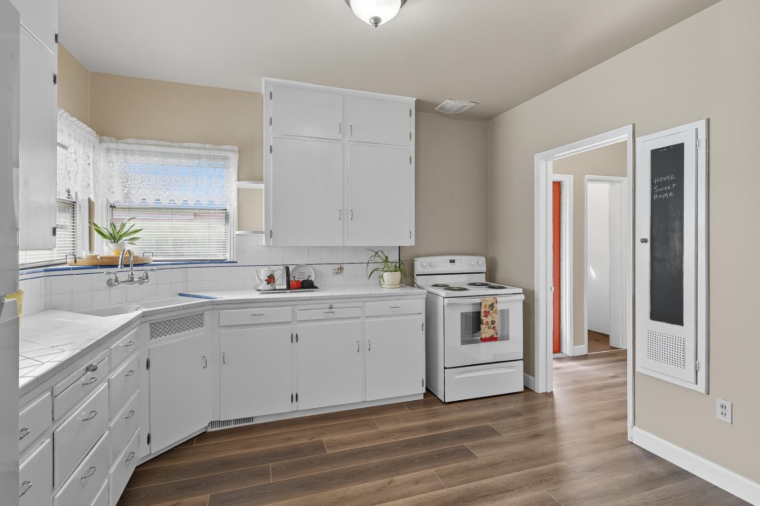881 Gill Way, Chowchilla, CA 93610