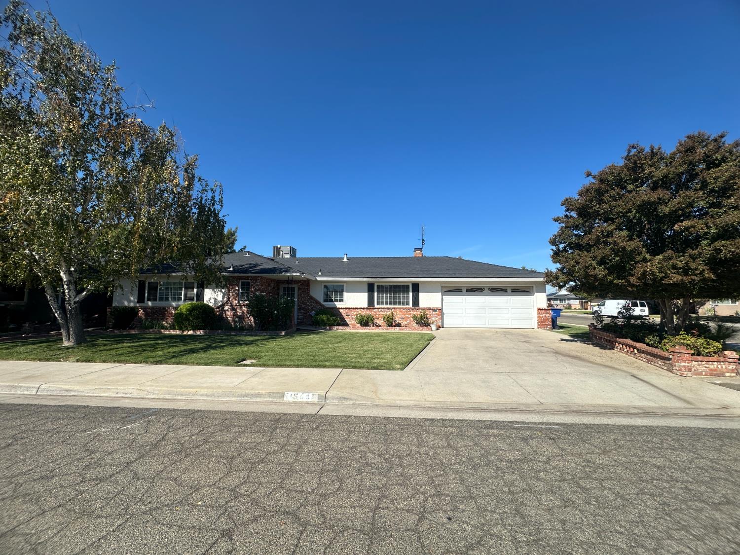 1564 Roosevelt Dr, Chowchilla, CA 93610
