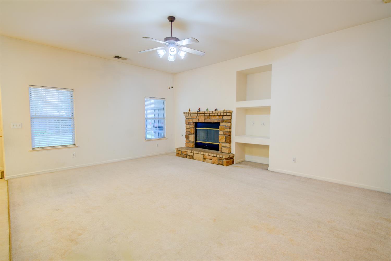 4115 Bella Vista St, Chowchilla, CA 93610